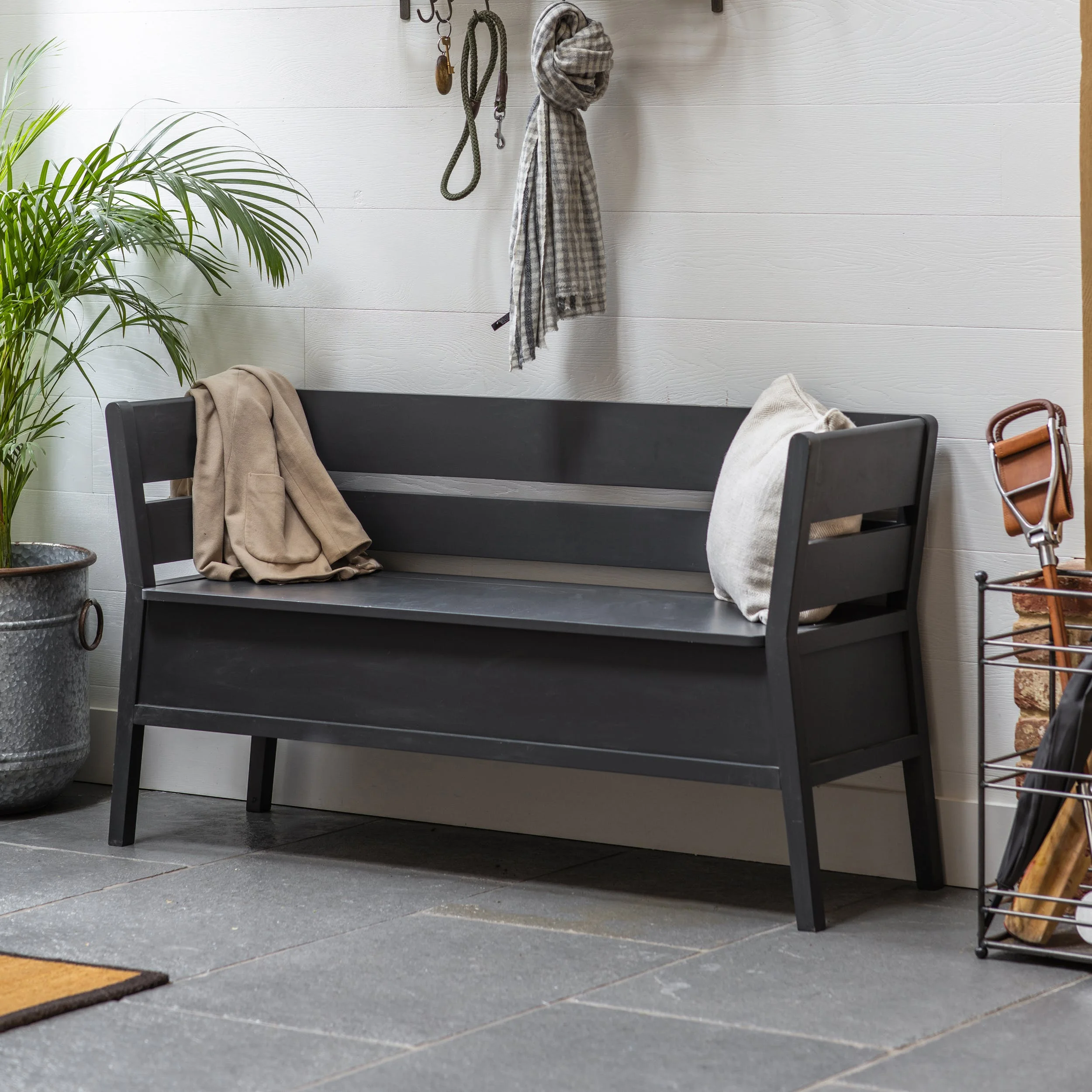 Modern Settle Bench.jpg
