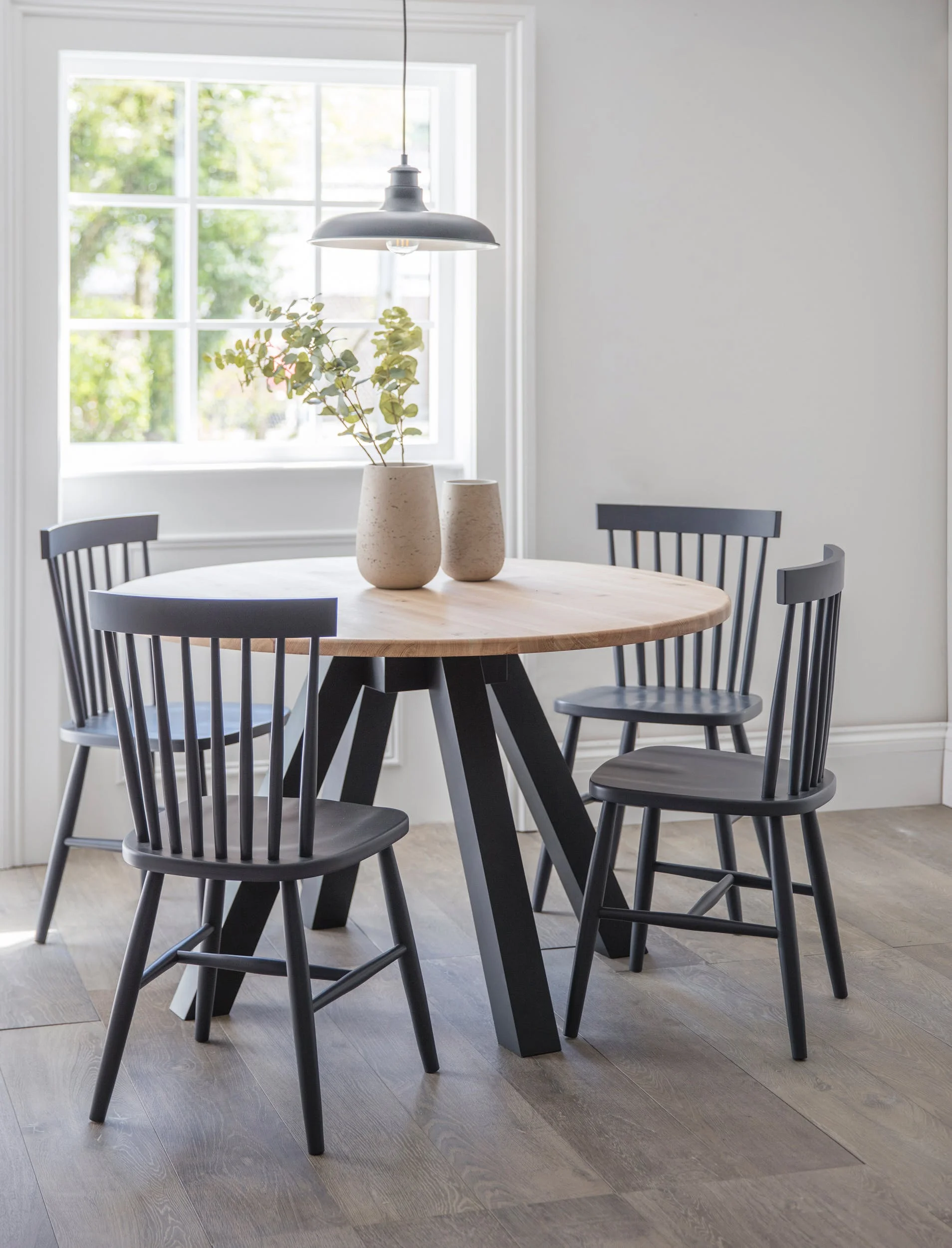 Round Dining Table-2.jpg