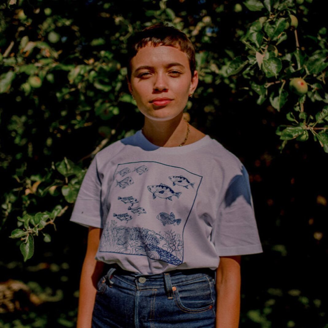 Anyone else excited for Spring? 🍃 🐦 🌞 

@_siobhancorbin wears the Cabo Pulmo Fish t-shirt in white, photographed by @lucyranson__  on a sunny day last year☀️