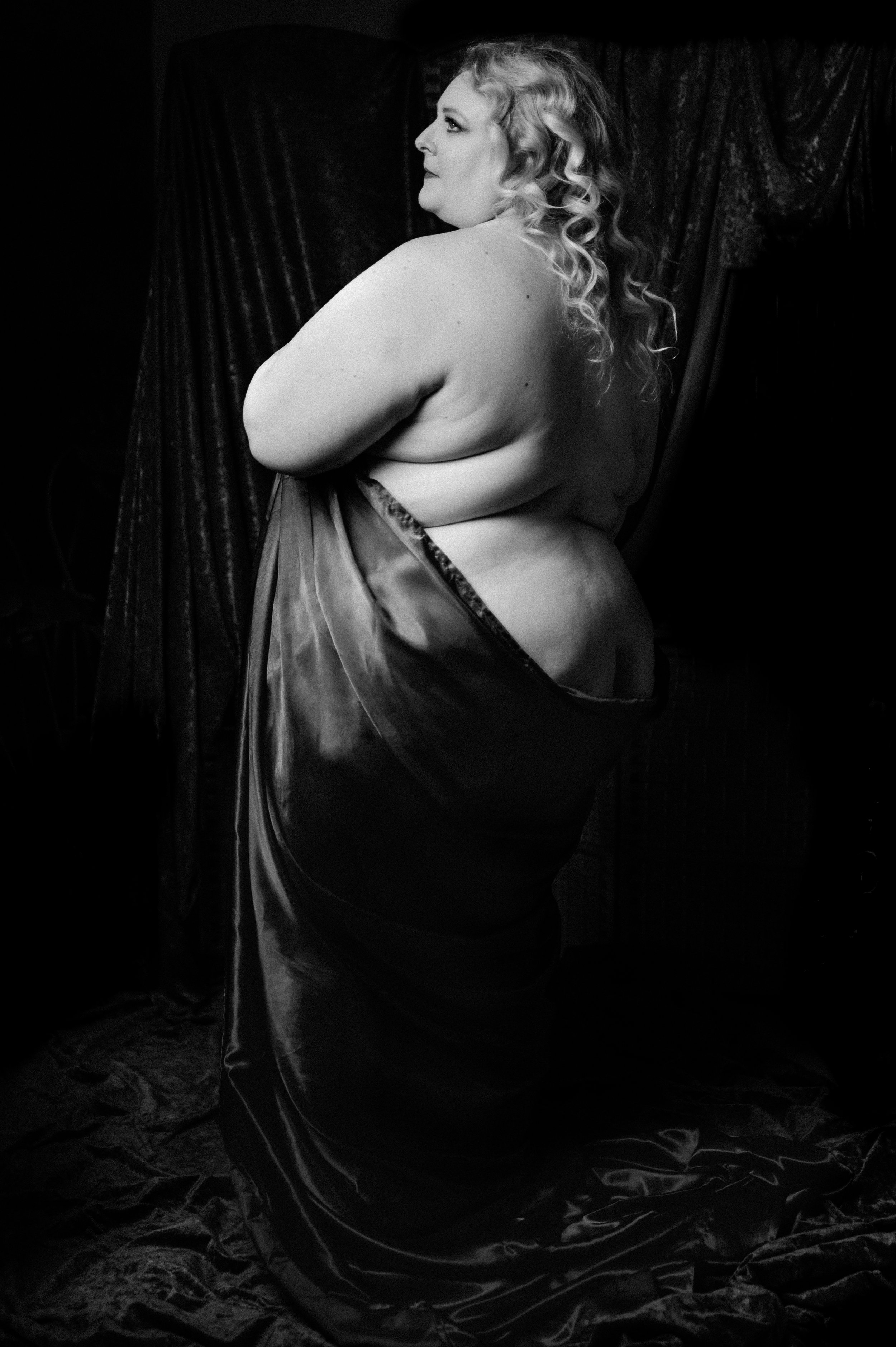laura nashville boudoir by wilde company 01092022314-Edit-Edit-2.jpg