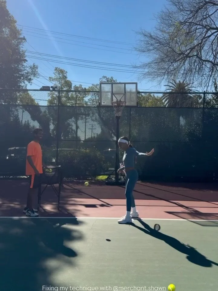 Coach Shawn @merchant.shawn working with @tiffanytori #pasadena #joincitytennis #tennis #losangelas #tennislessons