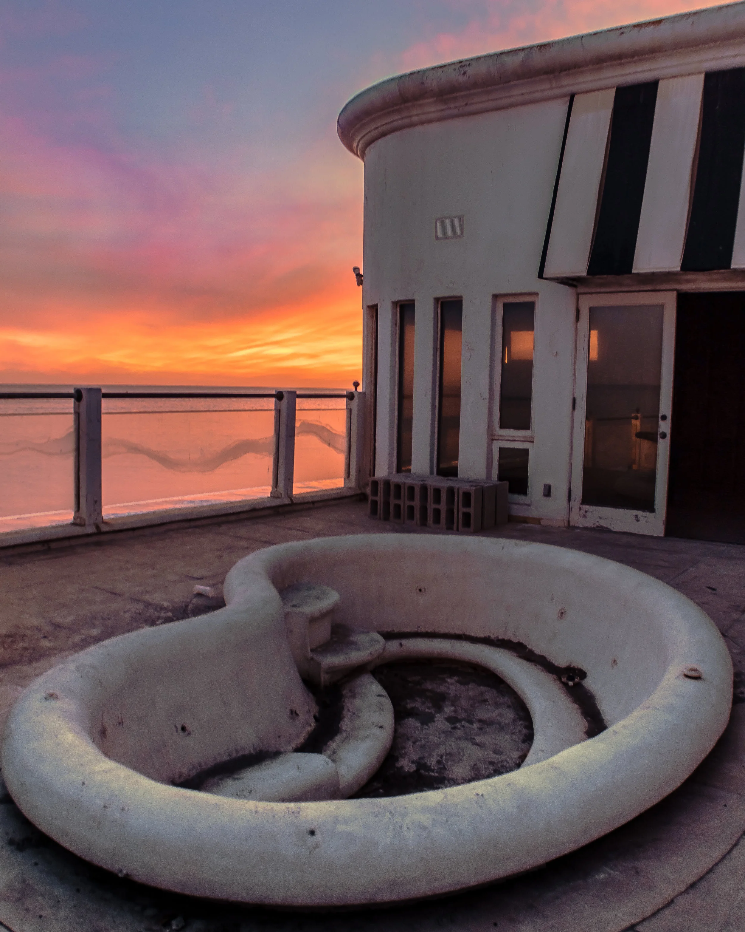 jaz-print-malibu-mansion.jpg