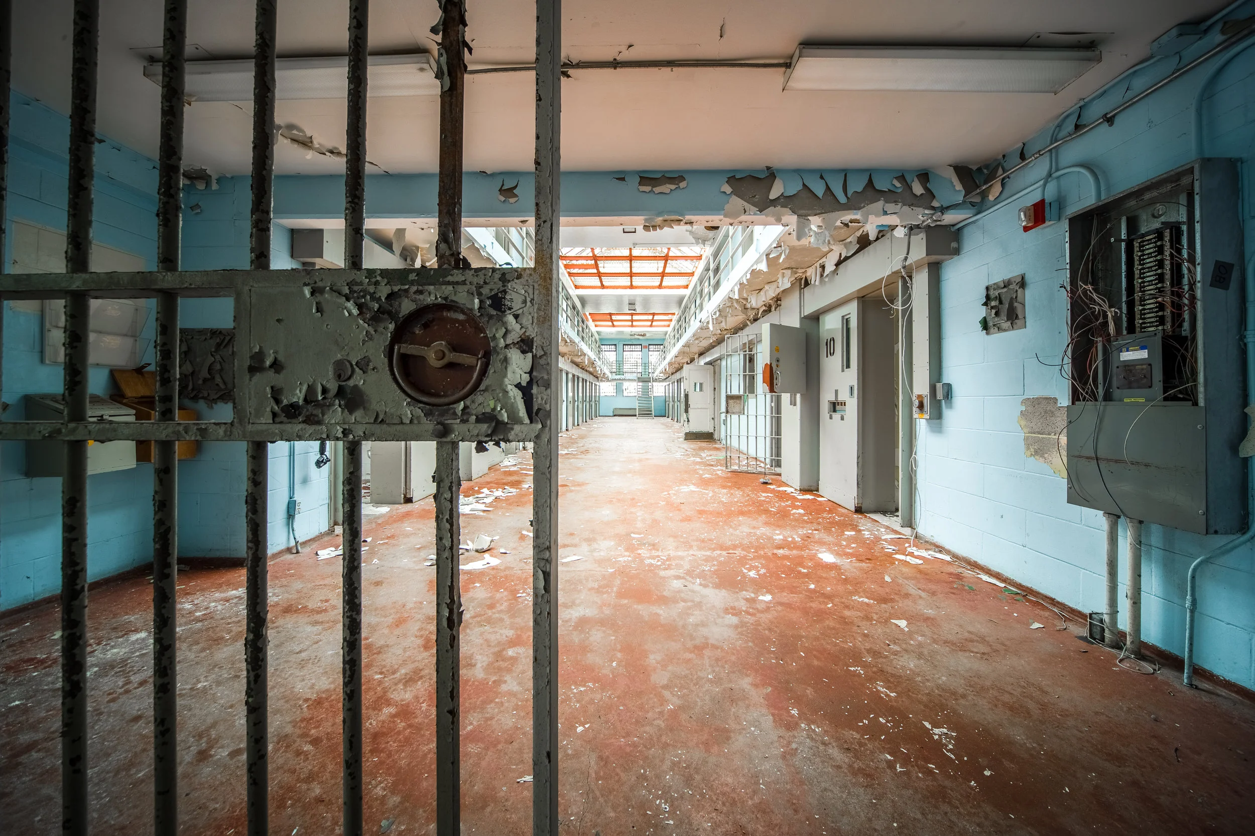 Exploring an Abandoned MidWest Jail — Abandoned Central