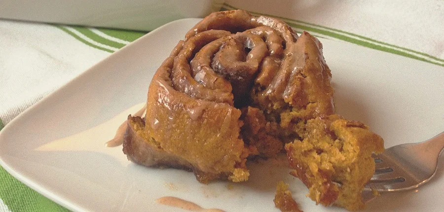 MAPLE PUMPKIN CINNAMON ROLLS