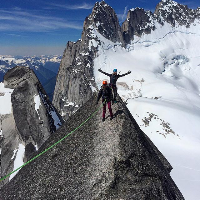 The classic shot off Pigeon Spire with the Howsers in the background. This was a great trip with hardly anyone else in the Bugaboos. We were totally alone for two of the days 😮 Guiding with Pierre is always a blast. #bugaboos #climbing #alpineclimbi