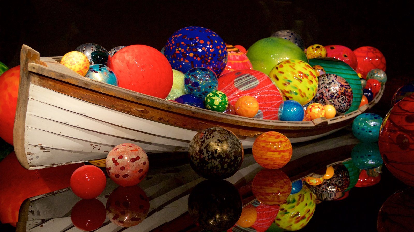 171244-Dale-Chihuly-Glass-Museum.jpg