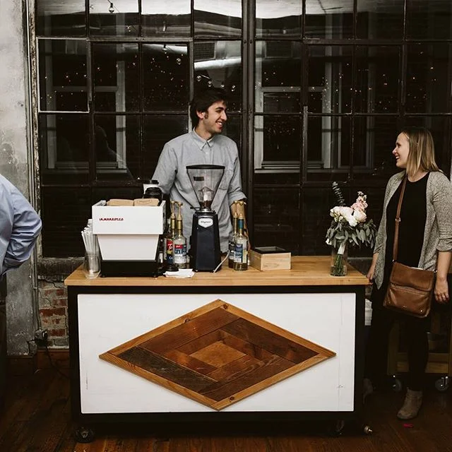☕️☕️☕️
.
.
.
.
Photography: @theboldamericana
Venue: @thebrideandthebauer
Coordination: @dearlycreativeco