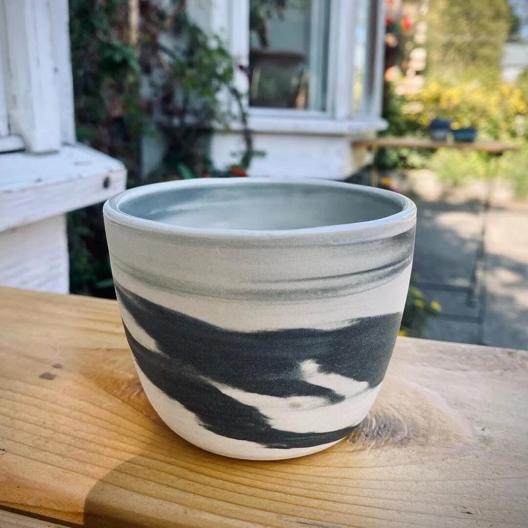 Mug shelf is happening at Switchboard and just delivered more! 50% of proceeds will go the the Indigenous Land Defenders at @fairycreekblockade. Thanks to everyone who's gotten a mug already :) Switchboard open Tues-Sat at 8am. 

Photo by @switchboar