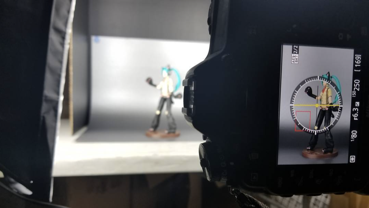 Shooting Nyanko Hatsune Miku.