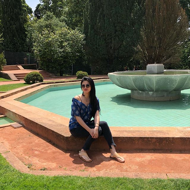 Art Deco (or more bauhaus?) and Roman gardens to the max. Currently reading: Madeline Miller&rsquo;s Song of Achilles, how fitting. 🌲🌷🌳 #porto #serralvesmuseum #portugal #gardencity
