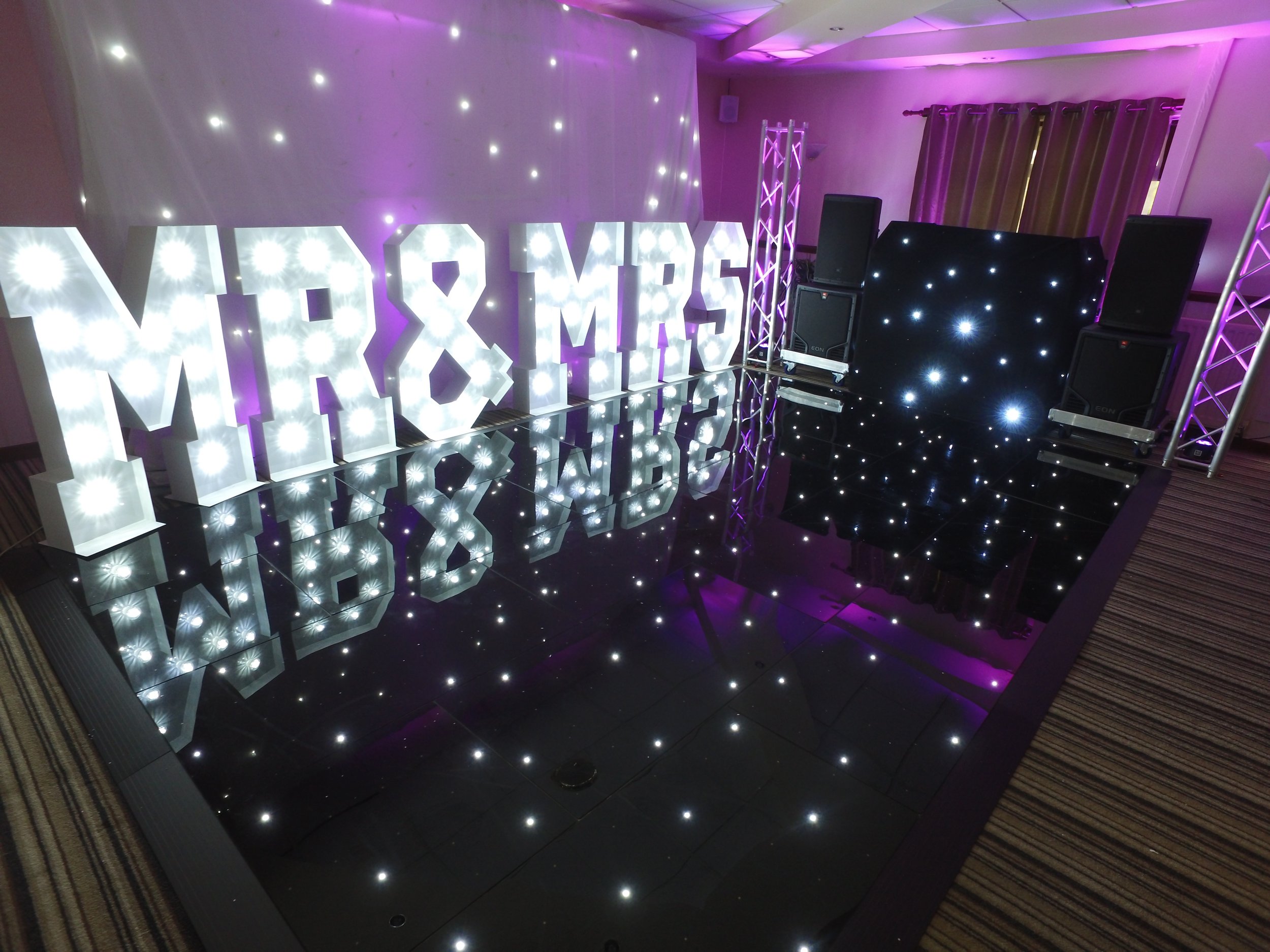 Wedding DJ, Dancefloor and service provider in Cheshire