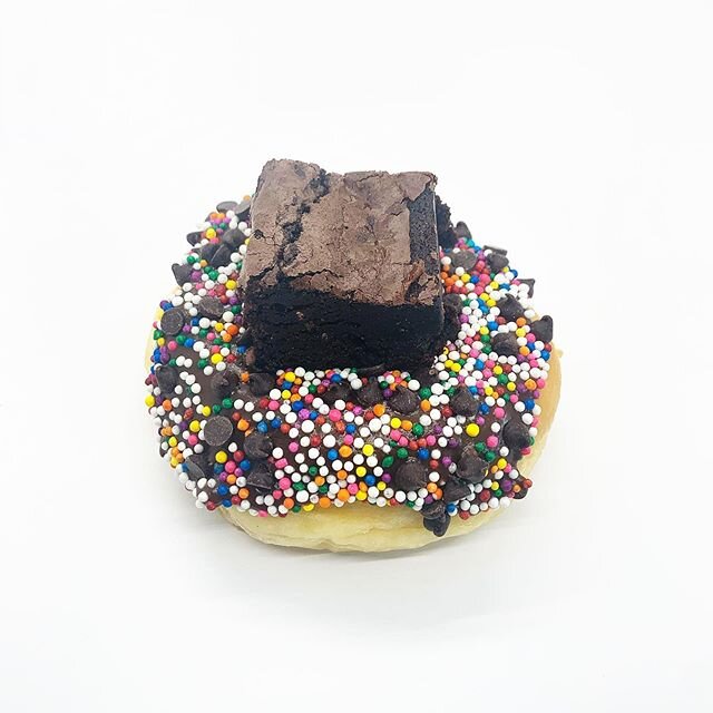 NEW FLAVA DROP 🍩
Introducing &mdash;CARDI B 🔥 
MAKEUP: Chocolate Ice + rainbow sprinks + mini chocolate chips + Brownie topper
YUM FACTOR: Okkuurrrrrrrrr 👌🏼🔥 (aka 10/10)
DROP DATE: Friday June 19th 🍩