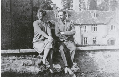Dorothy and Leonard Elmhirst at Dartington. (Image: https://www.dartington.org /)