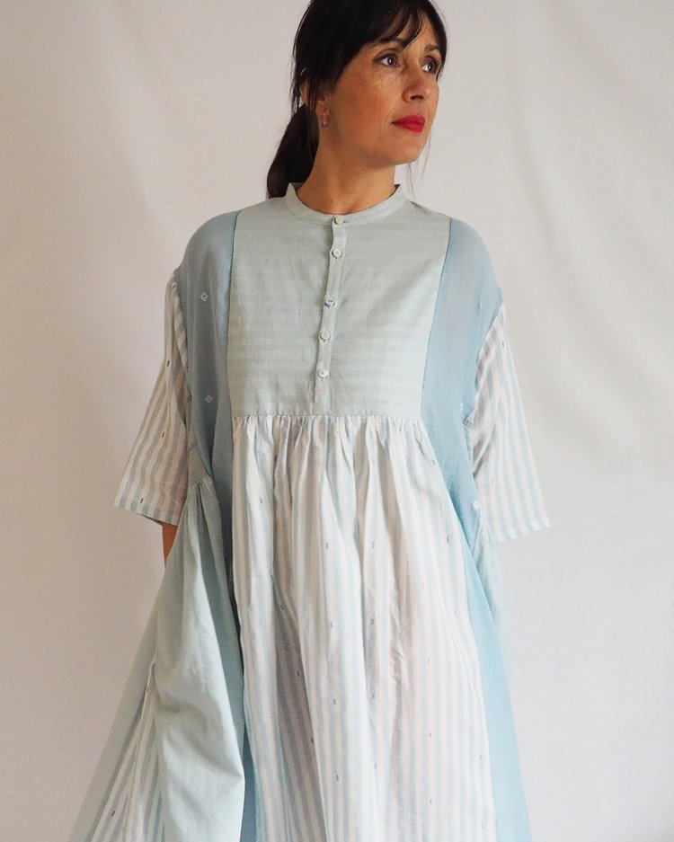 The perfect all-day dress for Spring time - so easy to layer during the day and then take into evening. 💙