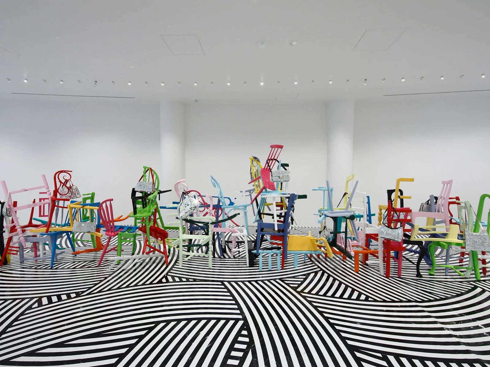 Jim Lambie, "Unknown Pleasures" at Hara Museum (2008)