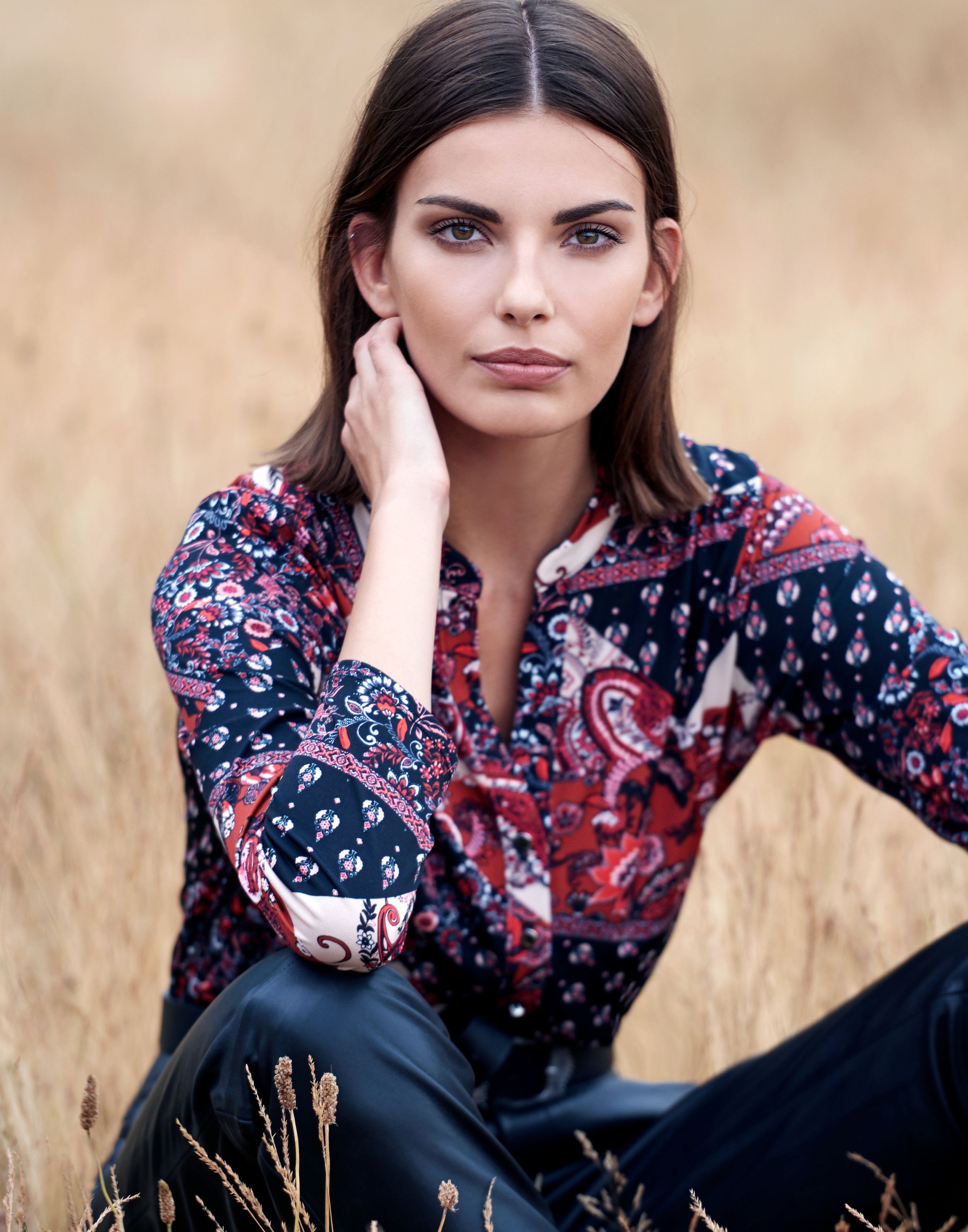 Wallis AW18 portfolio layout11.jpg