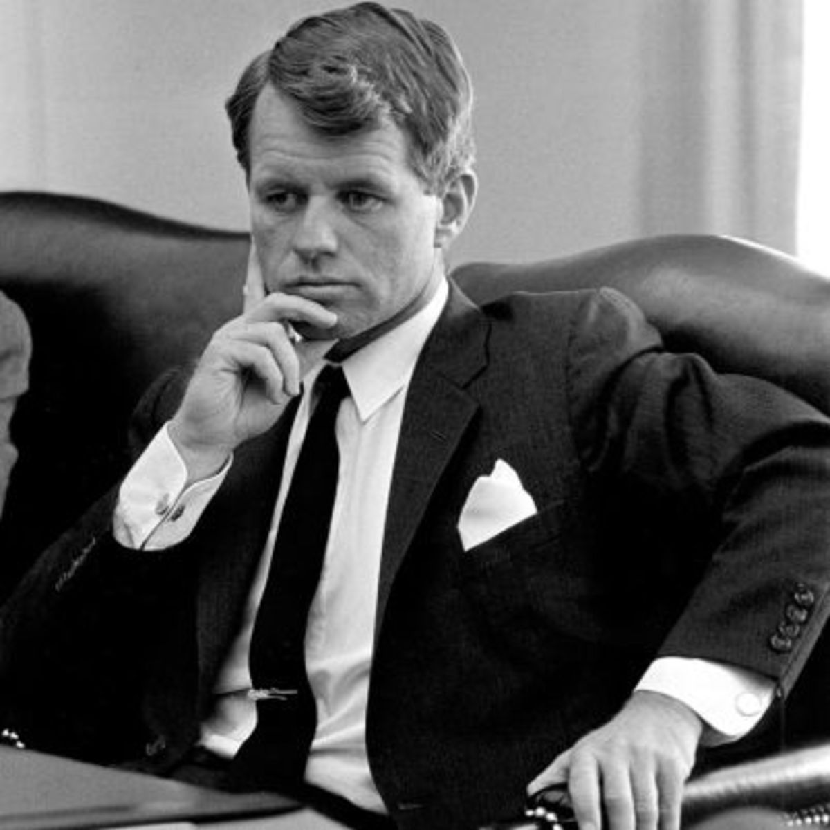 robert-kennedy-9363052-1-402.jpg