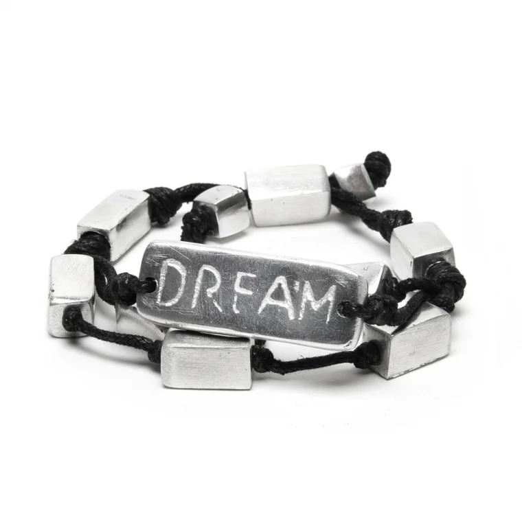 al01057-plaque-dream-acube.jpg