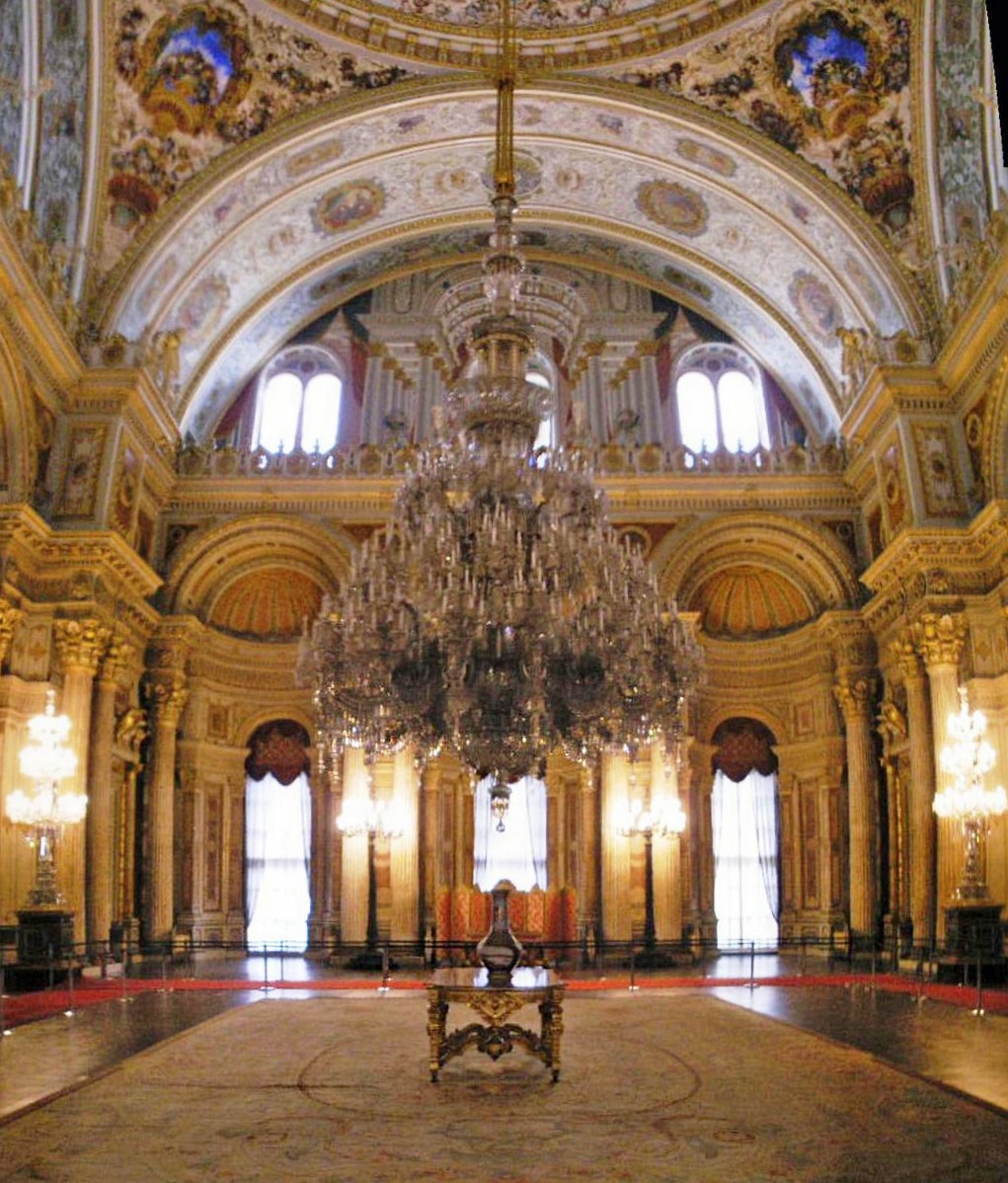 dolmabahce_chandelier_2-min.jpg