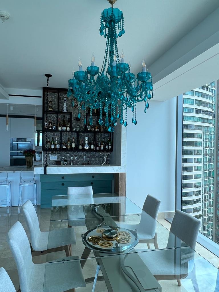 Aqua-chandelier-Panama-2.jpeg