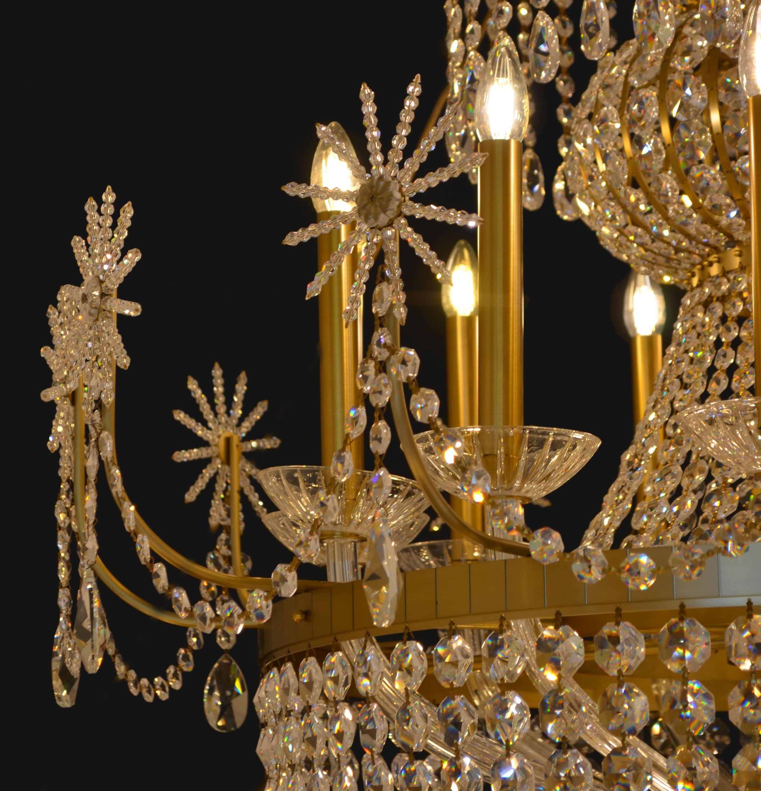 la-nina-bar-chandelier-detail.jpg