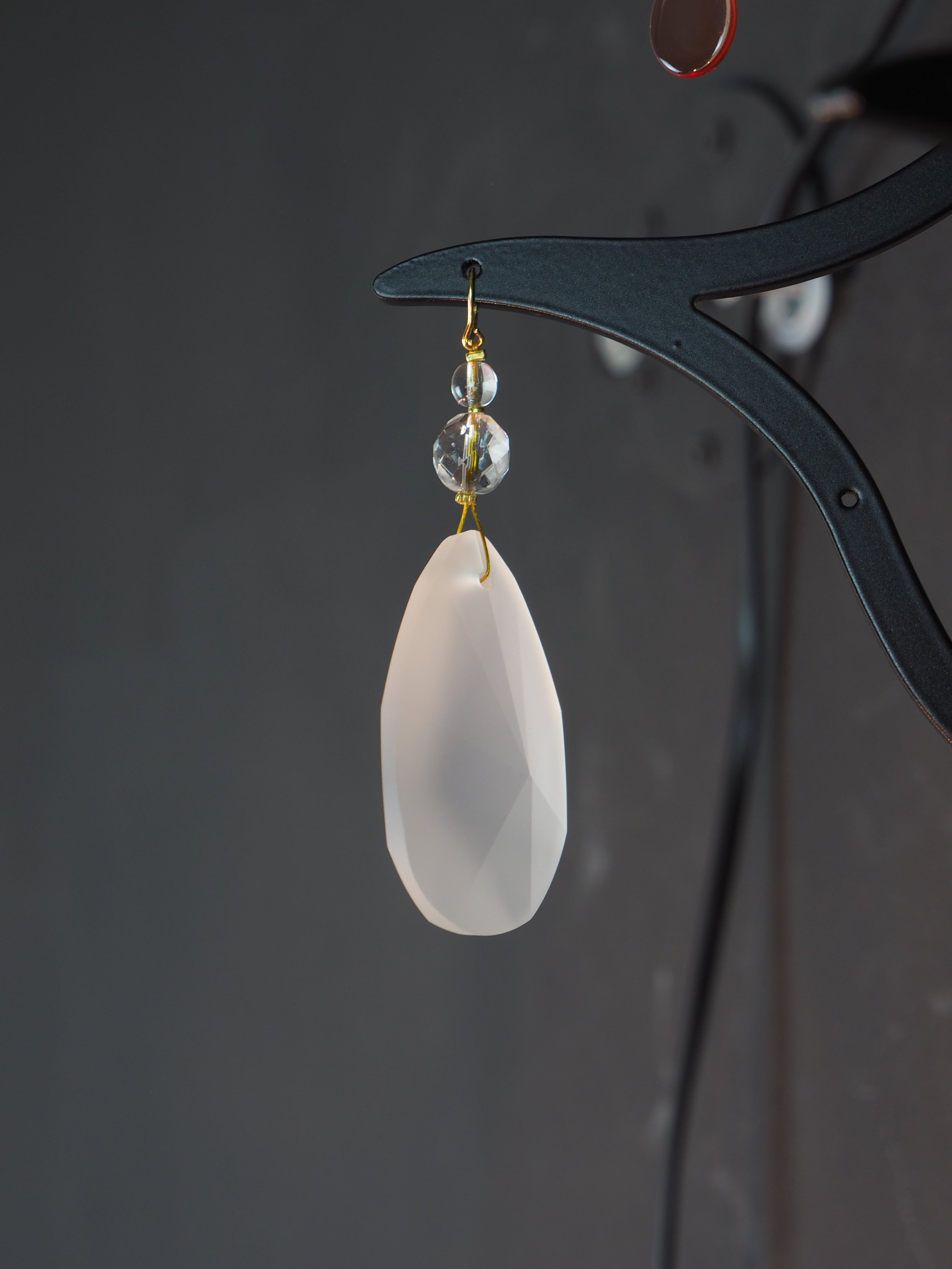 chanel-chandelier-details-6.JPG