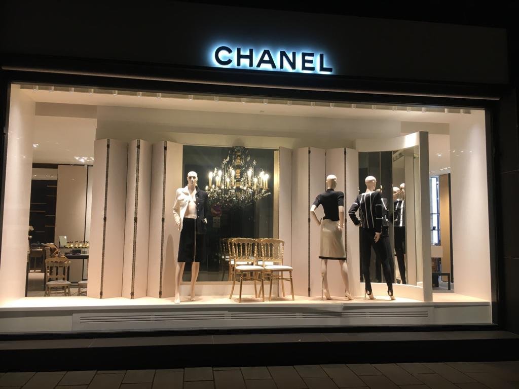 Chanel stores — WRANOVSKY - Bohemian Crystal Chandeliers Manufacturer