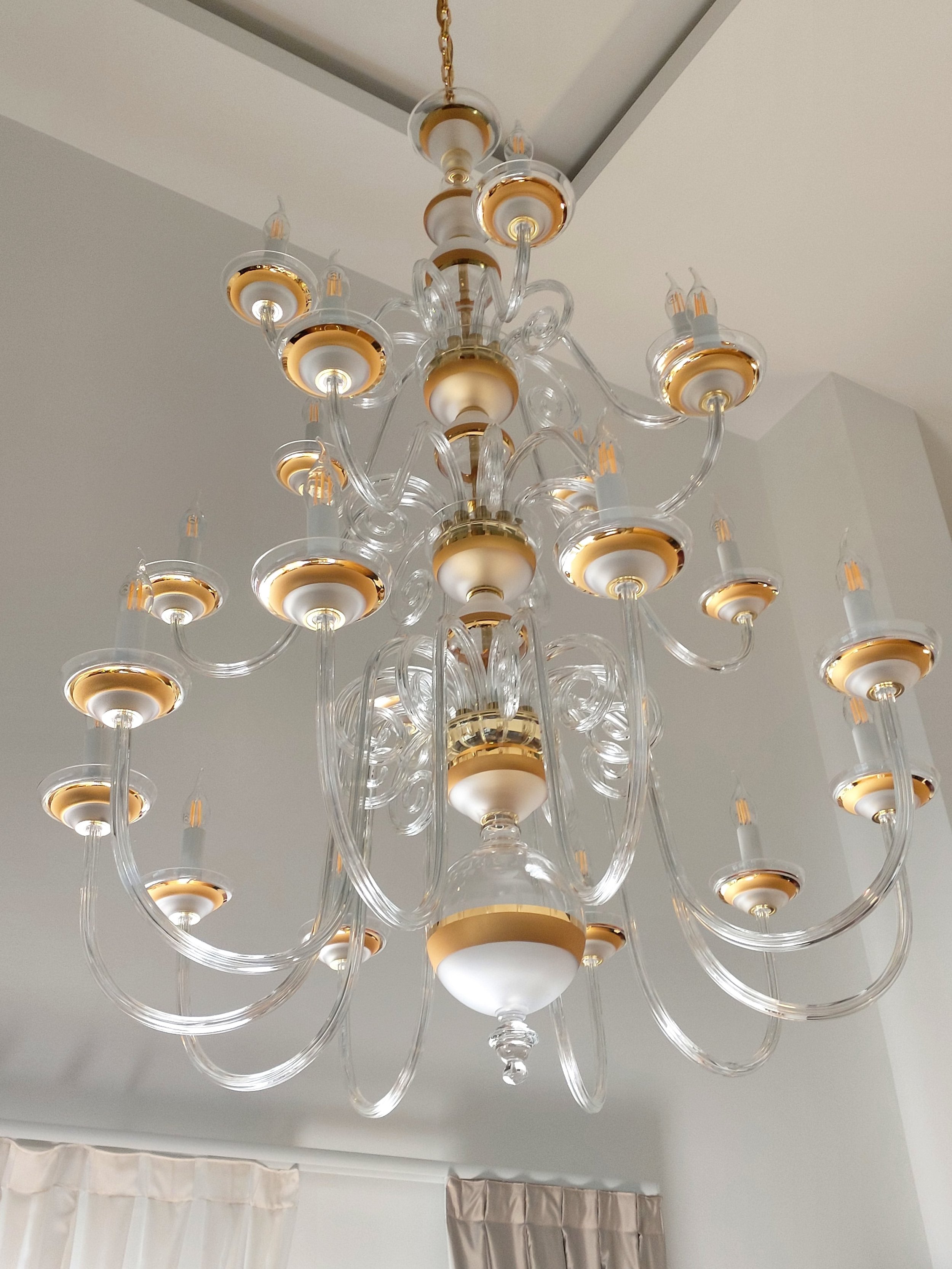 villa-kosovo-chandelier-04.jpg
