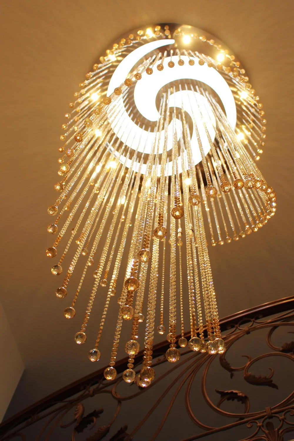 rose-chandelier-in-interiér-2.jpeg