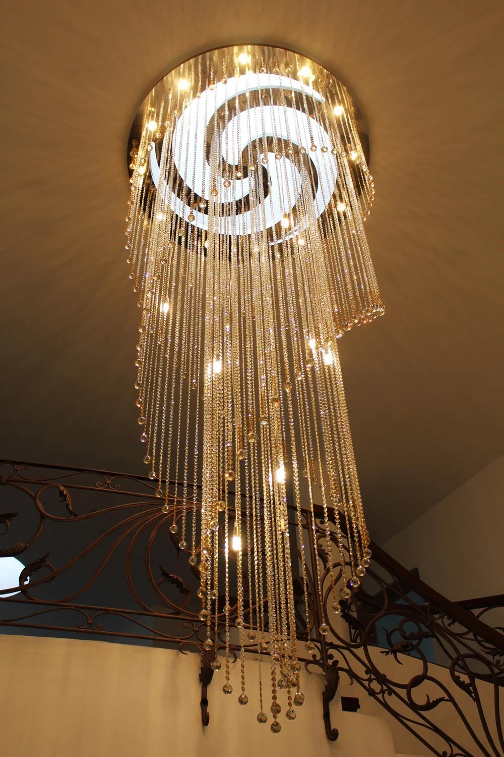 rose-chandelier-in-интерьер-1.jpeg