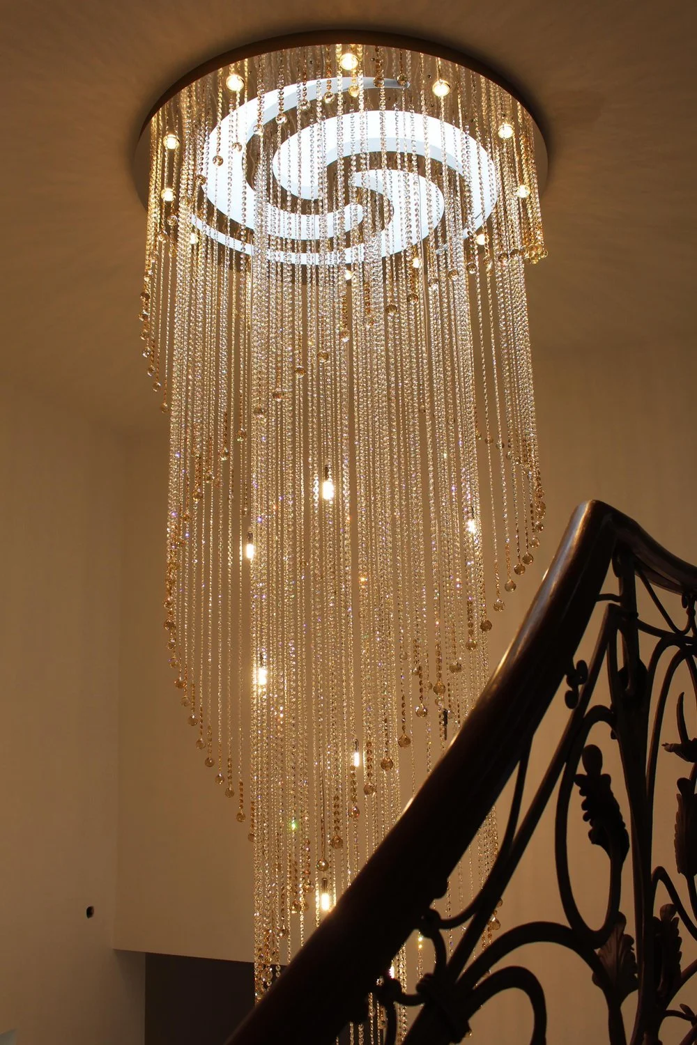 rose-chandelier-in-интерьер-3.jpeg
