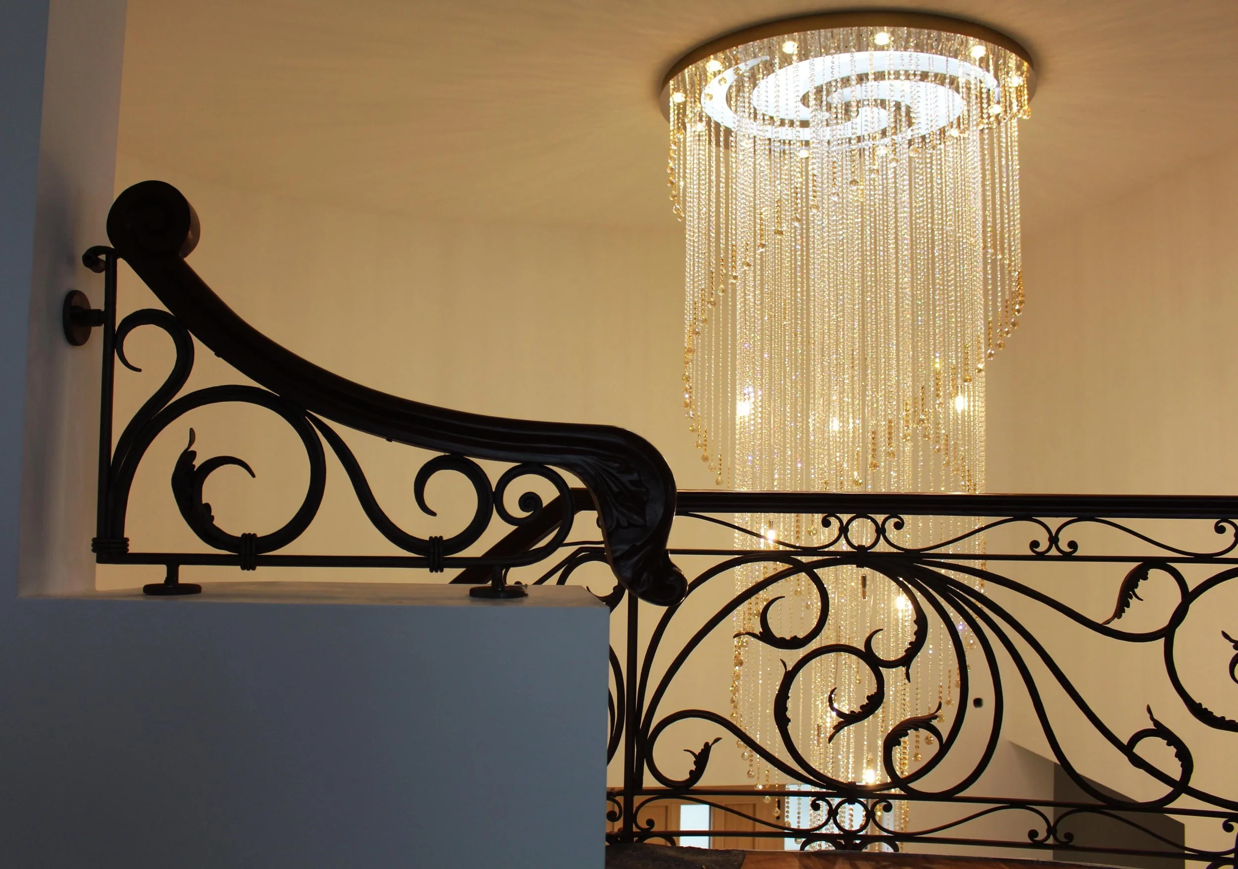 rose-chandelier-in-интерьер-4.jpeg