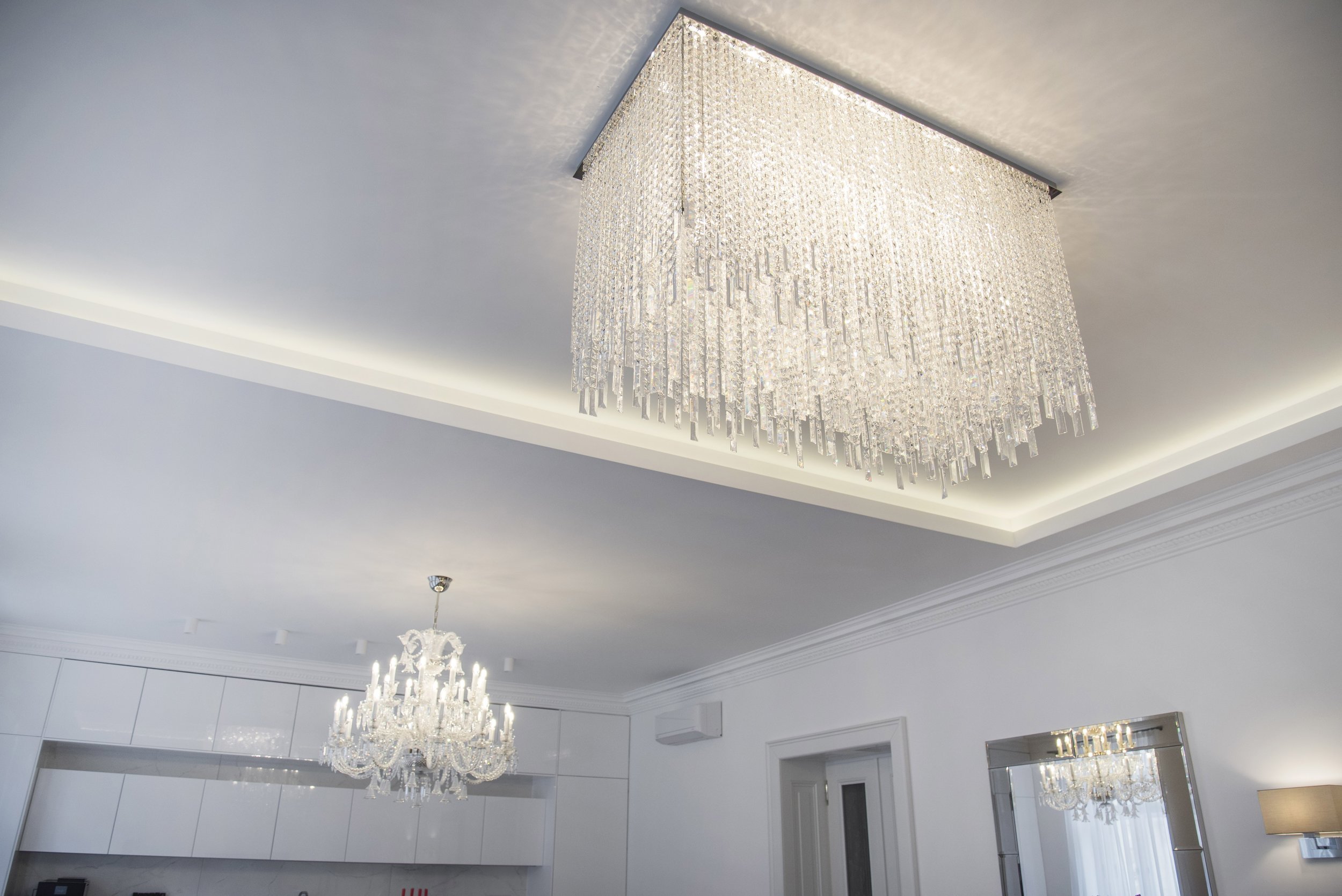 apartment-modern-wranovsky-crystal-chandeliers-3.jpeg