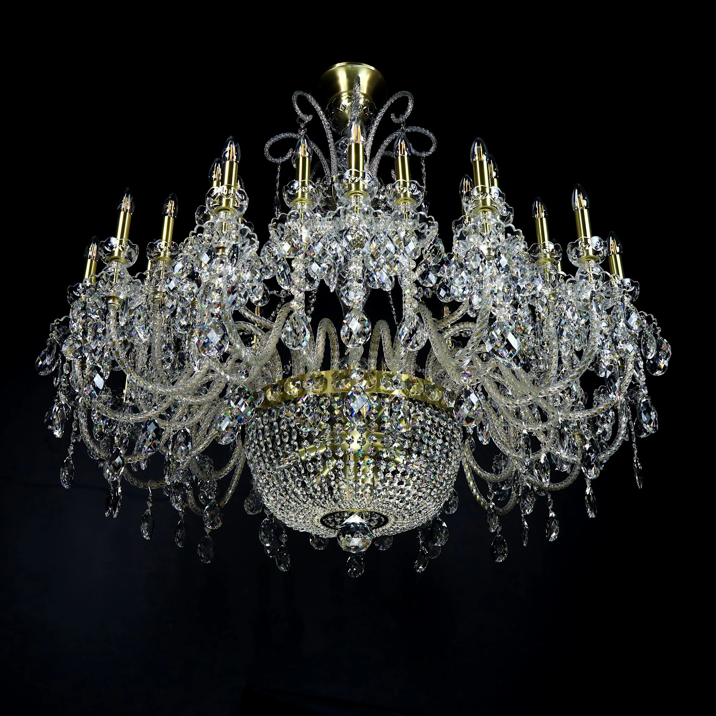Reign crystal chandelier