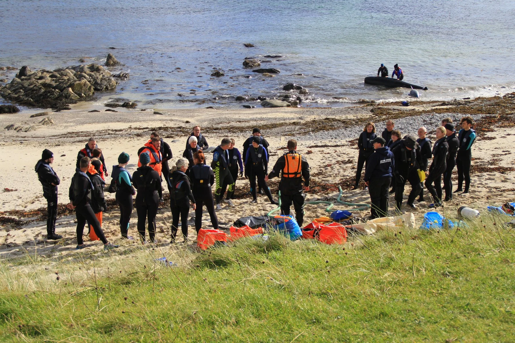 The trainees on Tiree receiving a briefing. Photo courtesy of Stephanie Cope - Tiree Ranger