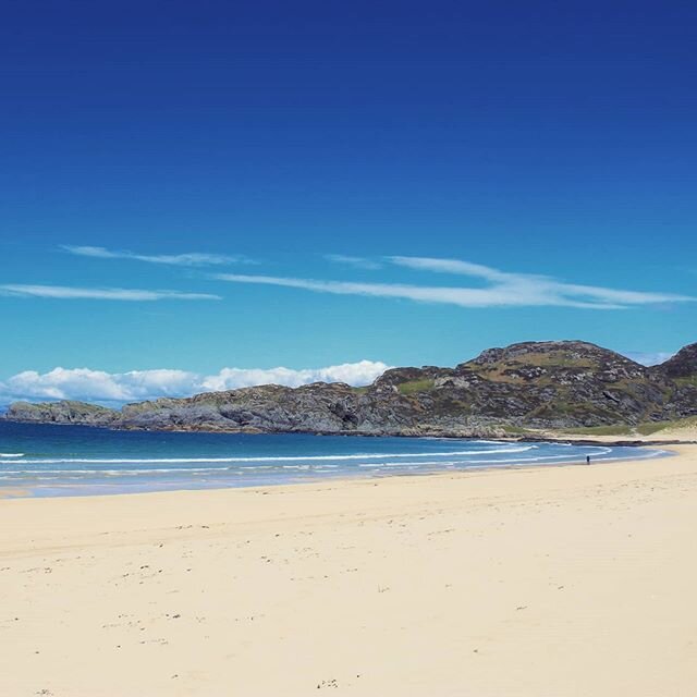 We are daydreaming of long summer days at the beach... forget the Caribbean and check out this gorgeous spot on the Isle of Colonsay! 😍😍😍 Cheer up your Monday morning and plan an adventure along the trail for 2020.
(Sunshine not guaranteed 😎)
.
.