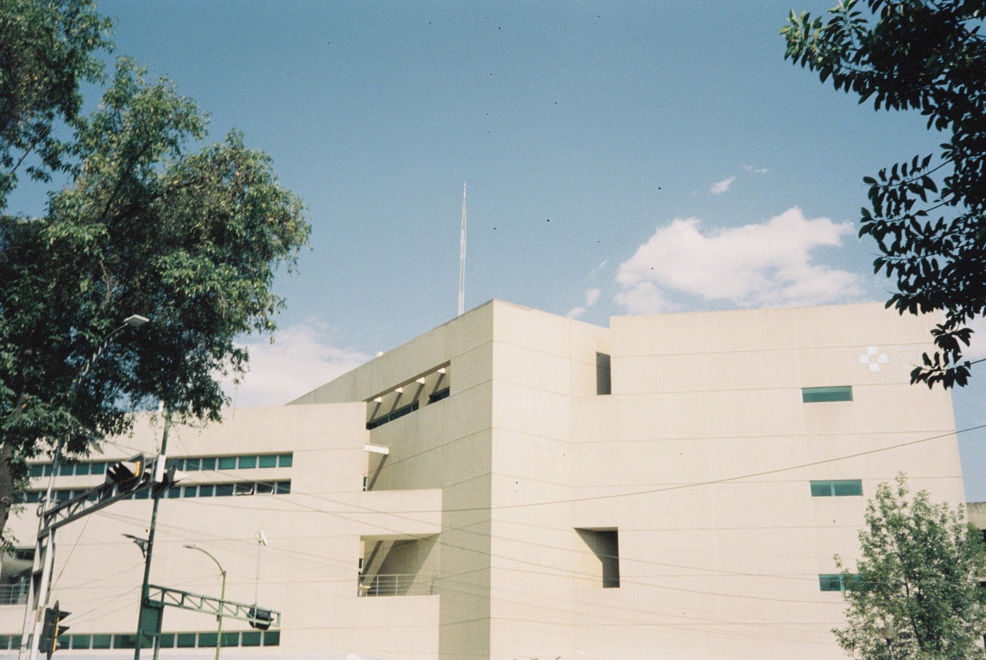 Mexico City
.
.
.
.
.
.
.
.
#silbersalz250d #rollei35s