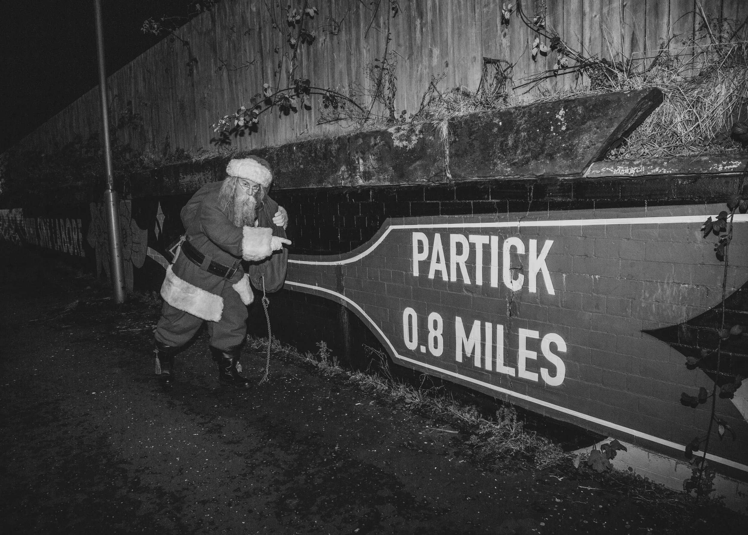 SANTA-B&W-64.jpg