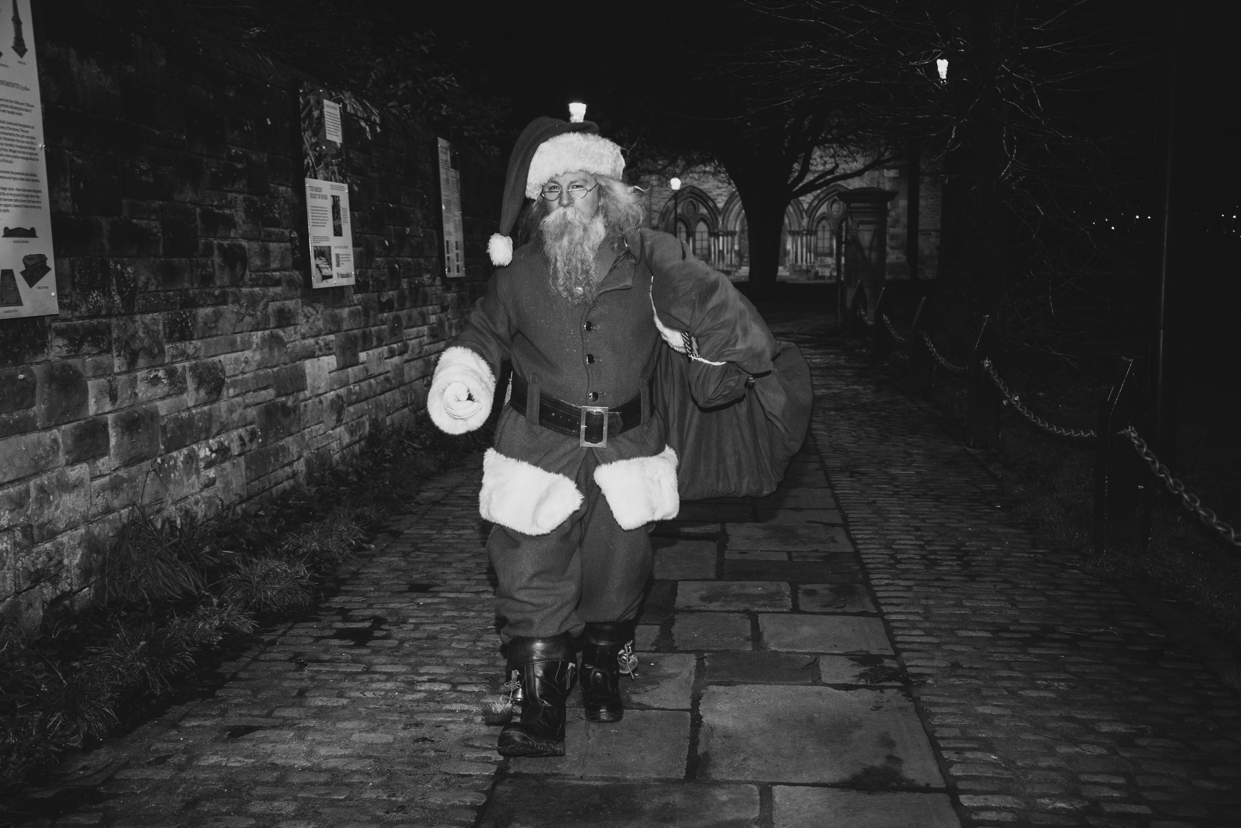SANTA-B&W-38.jpg