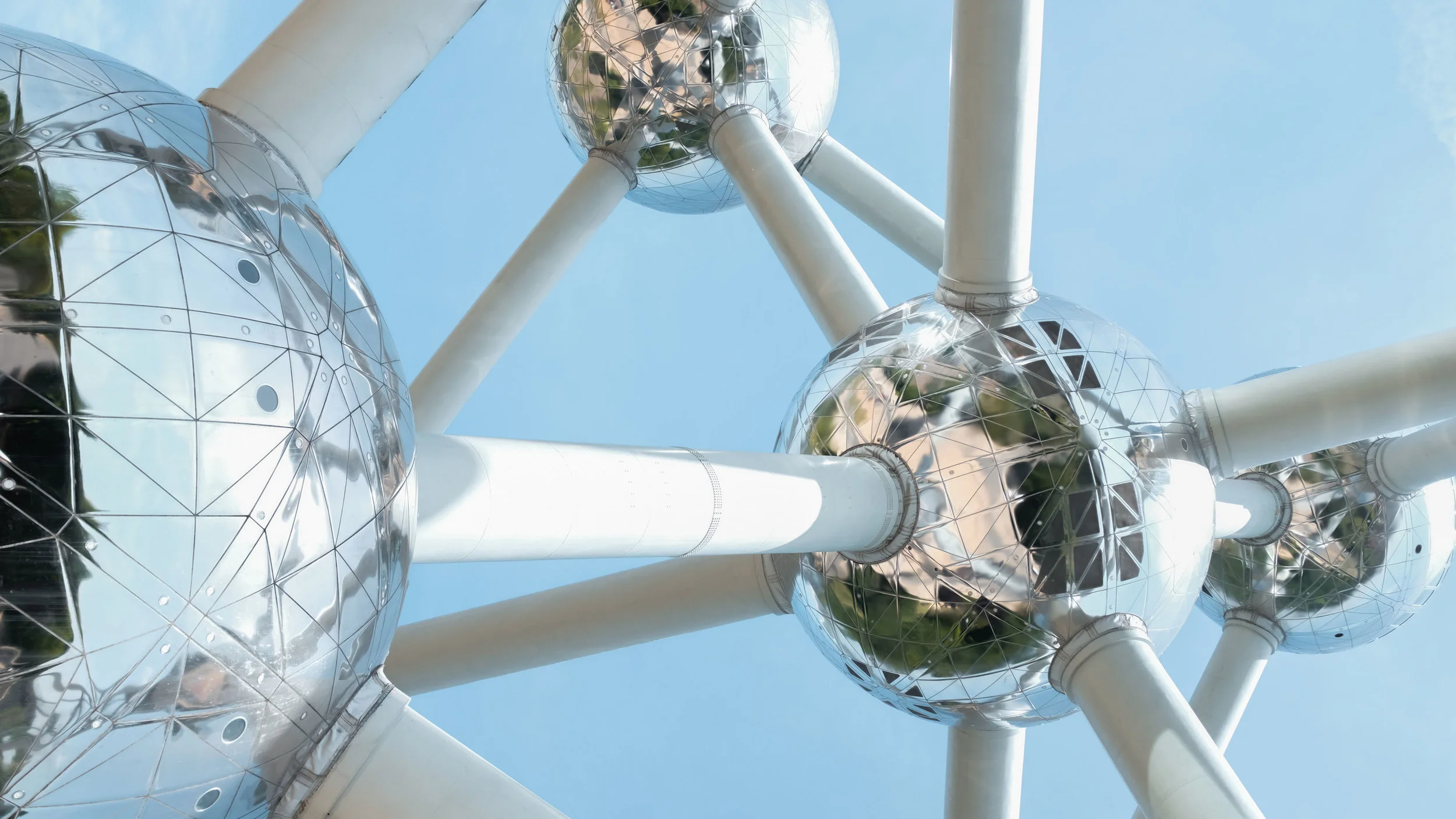 The Atomium was more impressive than what I imagined. The size in person is hard to grasp. So why was this building made? Every World's Fair has some sort of iconic building that represents what the fair was about. The Eiffel Tower is the same idea, it was the center of its World's Fair. The 1958 World's Fair was all about how science was progressing and they wanted to capture that in the building itself. An iron unit cell magnified 165 billion times. You can't deny how cool that is.