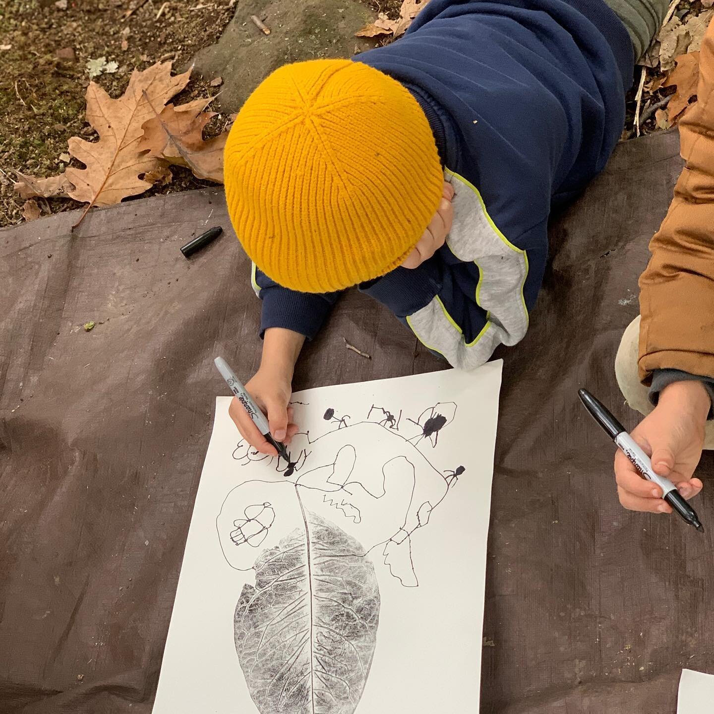 Building maps from leaf prints. FOREST MAGIC! #leaf #autumn #outsideart #forestschool #natureart