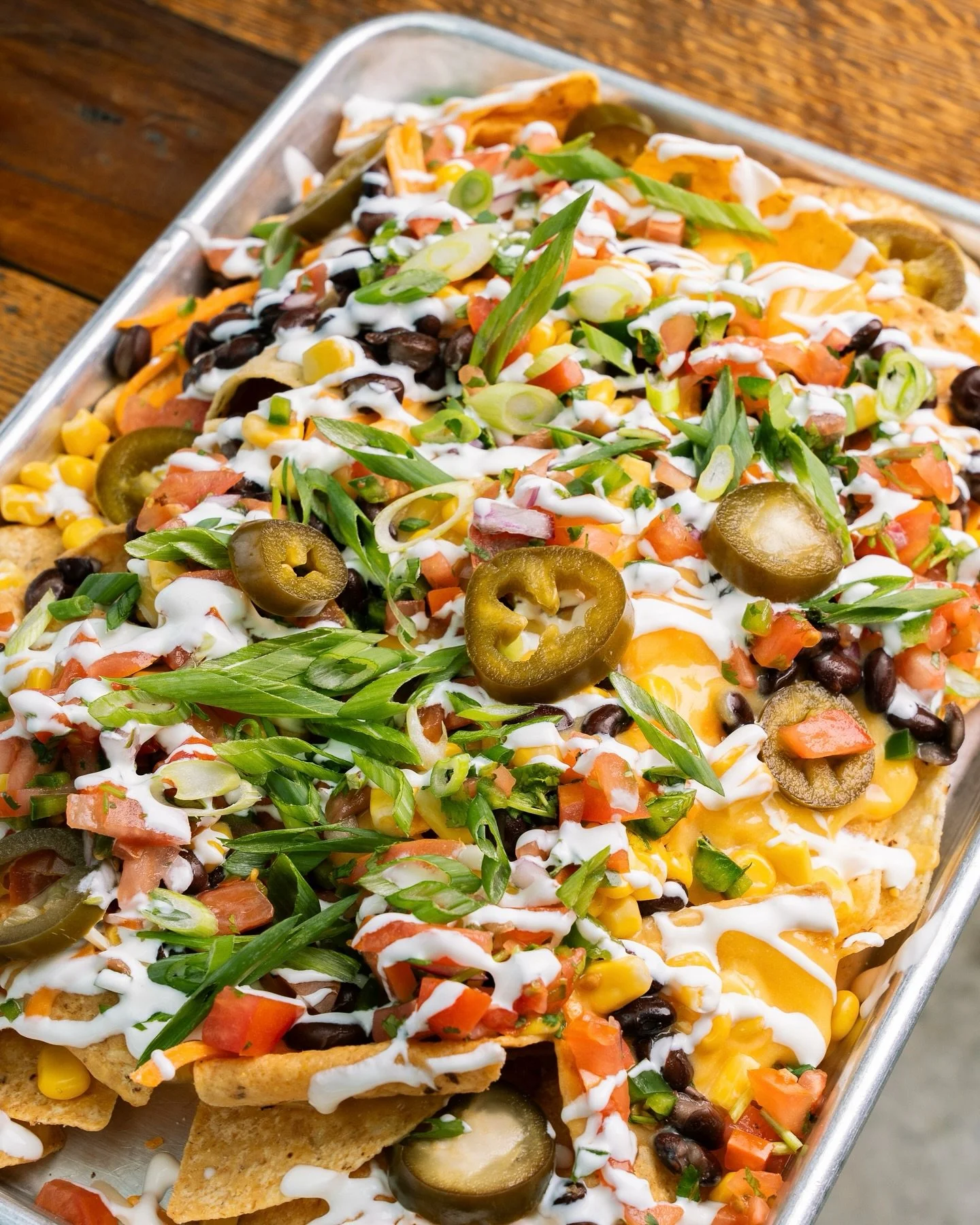 Nachos made to share (if you&rsquo;re feeling generous) 🧀

📍207 Queens Quay W

&bull;

#JoeBirdOnTheLake #toronto #torontolife #torontofood #tastetoronto #tastethesix #torontofoodie #ontariotravel #harbourfronttoronto #torontofoodblogger #torontore
