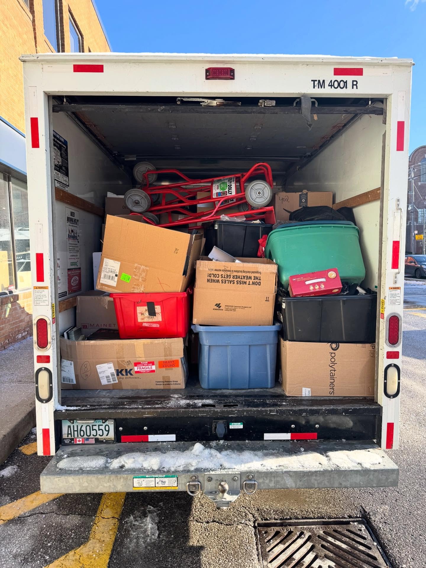 Moving Day ☀️📚
Excited to start our new chapter, thank you to @costumejorjaevans @leonard_adf @bcormie3
deelululemonz and @thegingermartini for boxing and moving us!