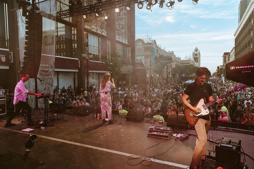 Hamilton showed their love for @ellevatorband this past weekend at @supercrawl. Don&rsquo;t miss them in Toronto for their own show at The Horseshoe, Sep 30th. Joined by special guest @pleasurecraftmusic. 

✨ ✨ ✨
#repost&bull; @ellevatorband &bull; E