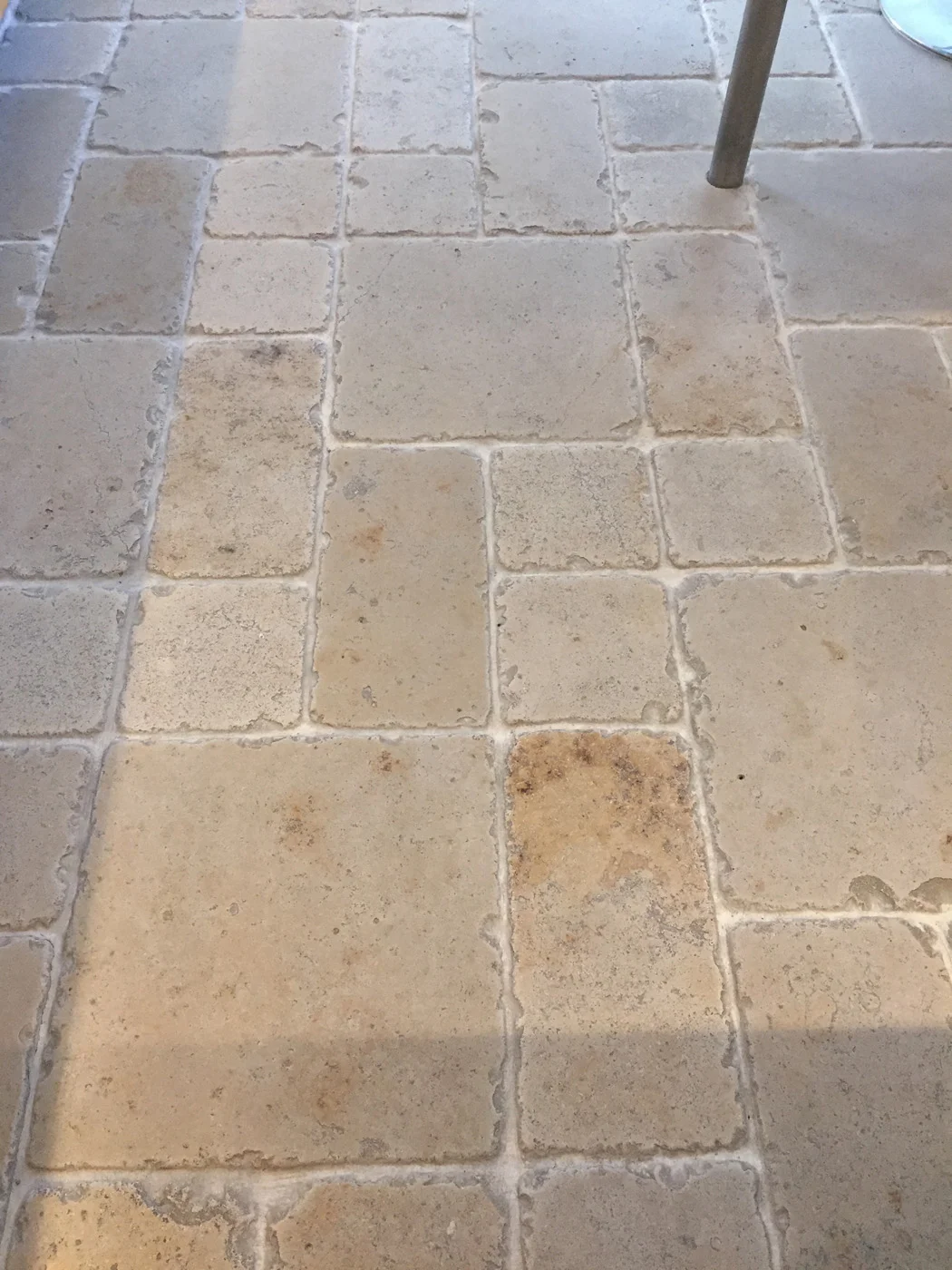 109no. 390x190x13mm & 160no. 190x190x13mm tumbled Jura tiles - €650