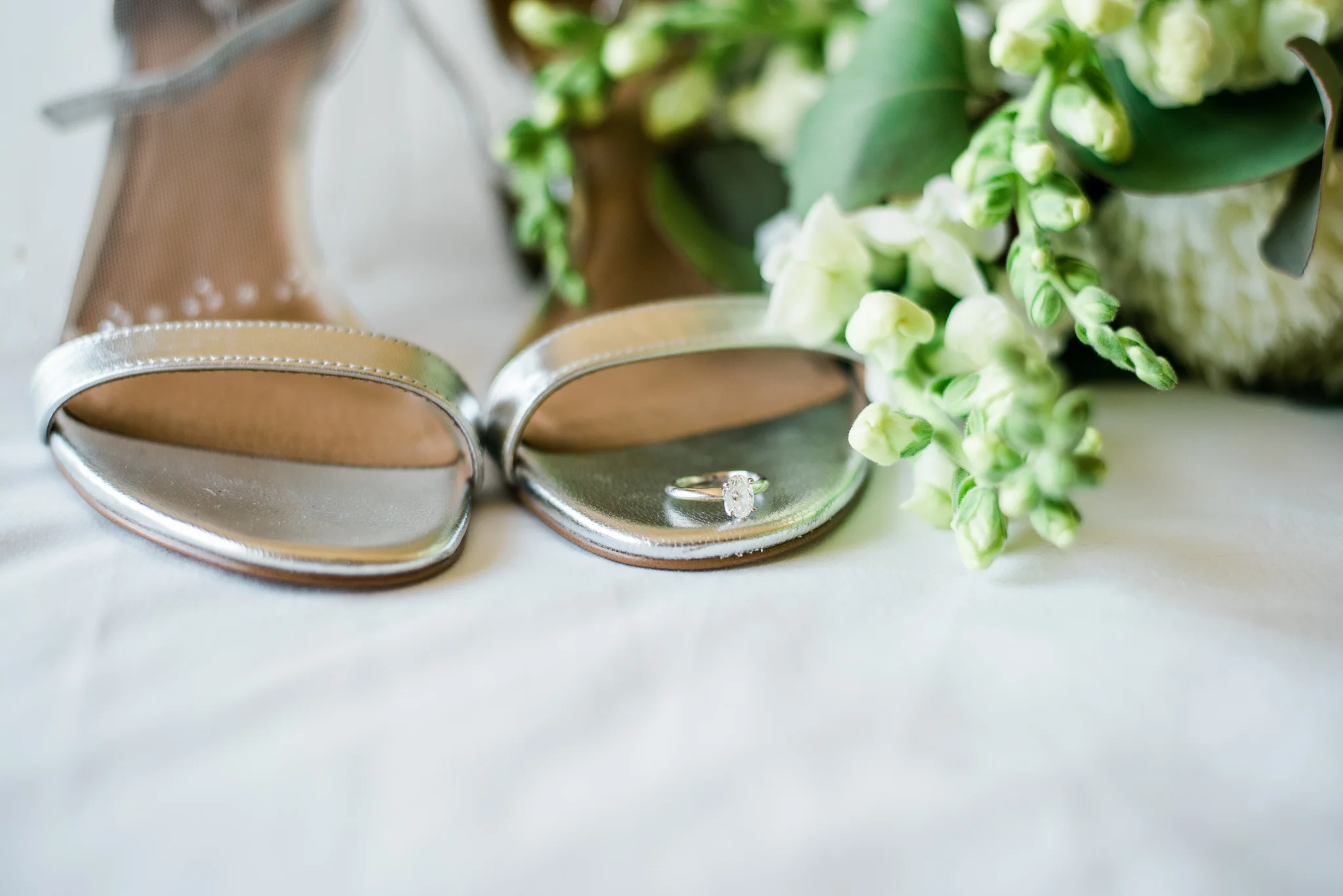 Boise Wedding Photographer // Idaho engagement photographer // PNW Engagement // Wedding // Idaho bride // bouquet // whole foods floral // ring photography // wedding details // air force wedding // elegant wedding dress // boise basque center // catholic wedding // traditional wedding // church wedding // party reception // wedding reception dancing // simple wedding ideas // large group posing // getting ready wedding // inn at 500 boise // boise couples photographer // SS Photography & Design // Sadie Shirts