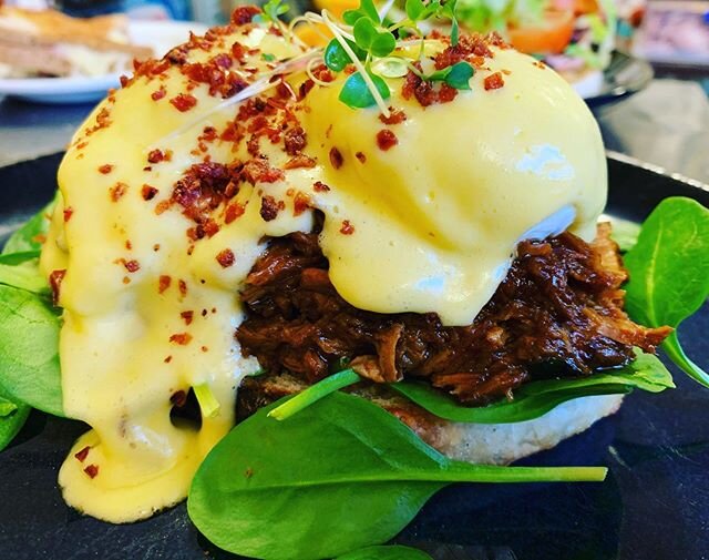 Tell me this is part of your weekend (or weekday) routine??
Pulled Pork / Poached Eggs / Hollandaise Sauce / Spinach / Bacon Crumb / Sourdough
