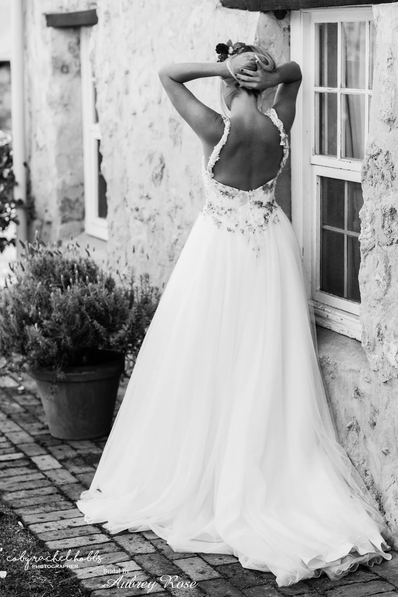 cobyrachelhobbs-bridalbyaubreyrose-oldbroadwaterfarm-18.jpg