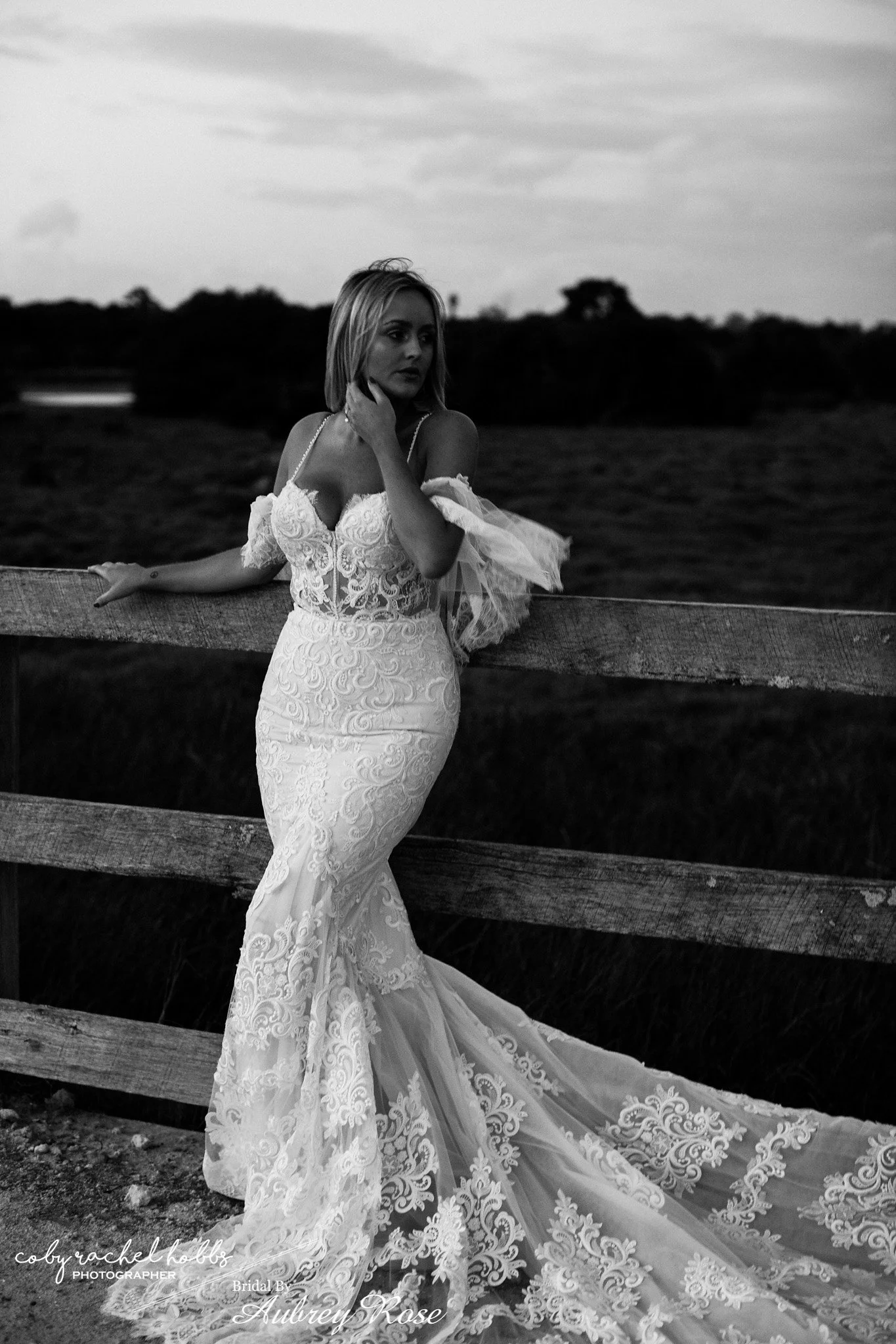 cobyrachelhobbs-bridalbyaubreyrose-oldbroadwaterfarm-274.jpg