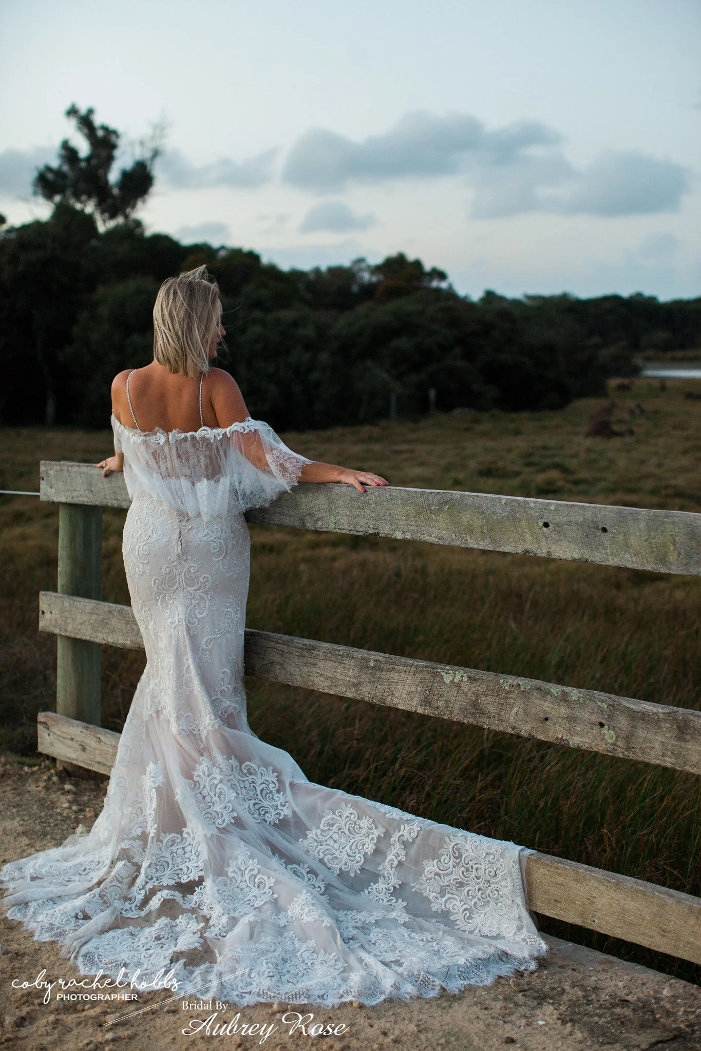 cobyrachelhobbs-bridalbyaubreyrose-oldbroadwaterfarm-275.jpg